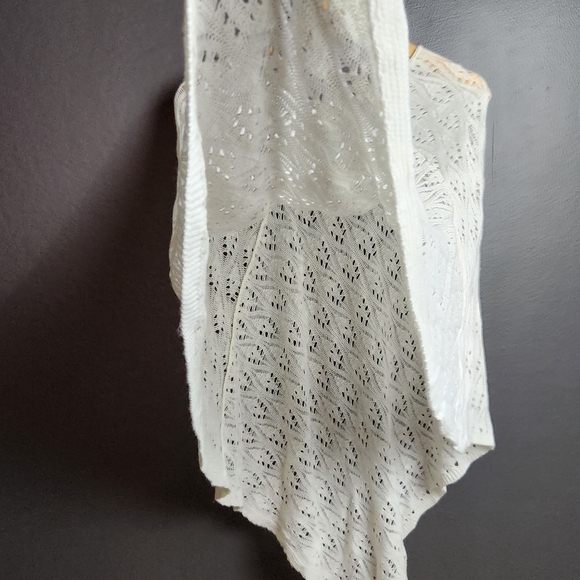 White Crochet Poncho - Picture 7 of 8
